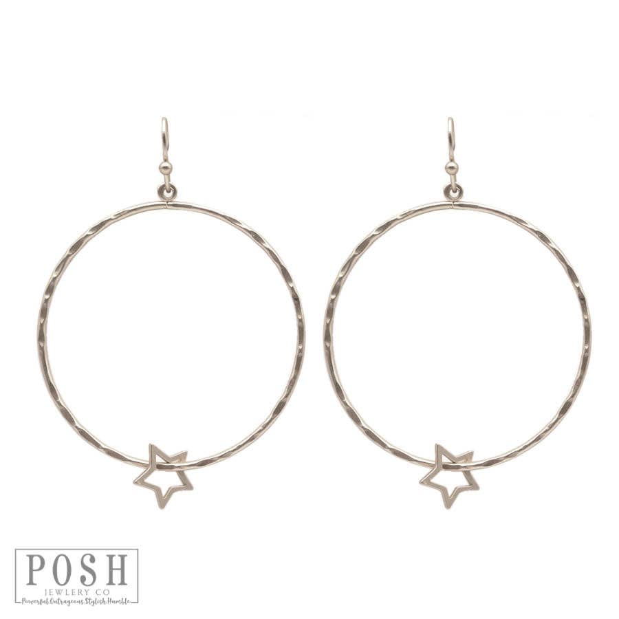 POSH Hammered earring with floating star charm