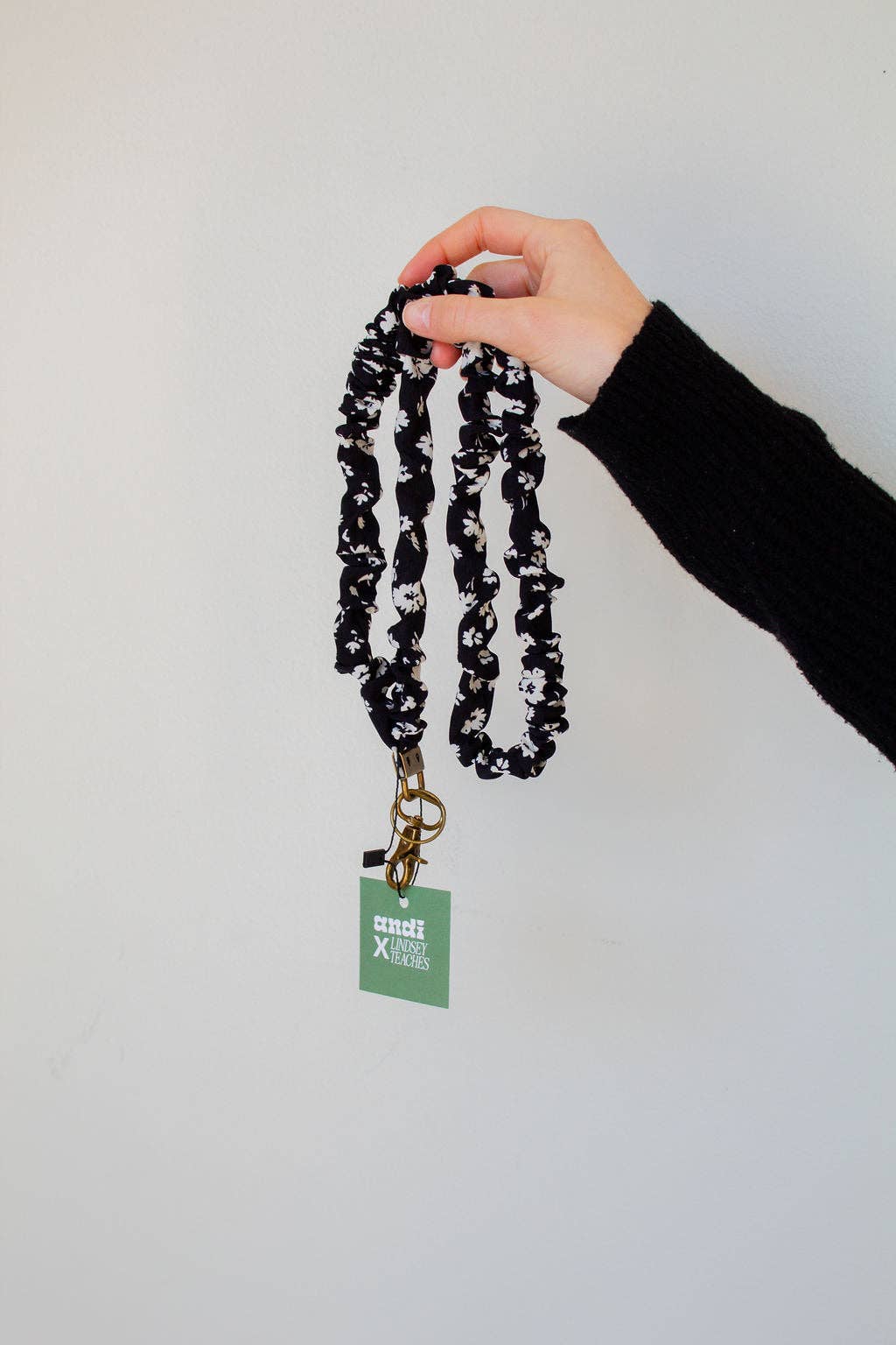 Andi Onyx Floral Lanyard