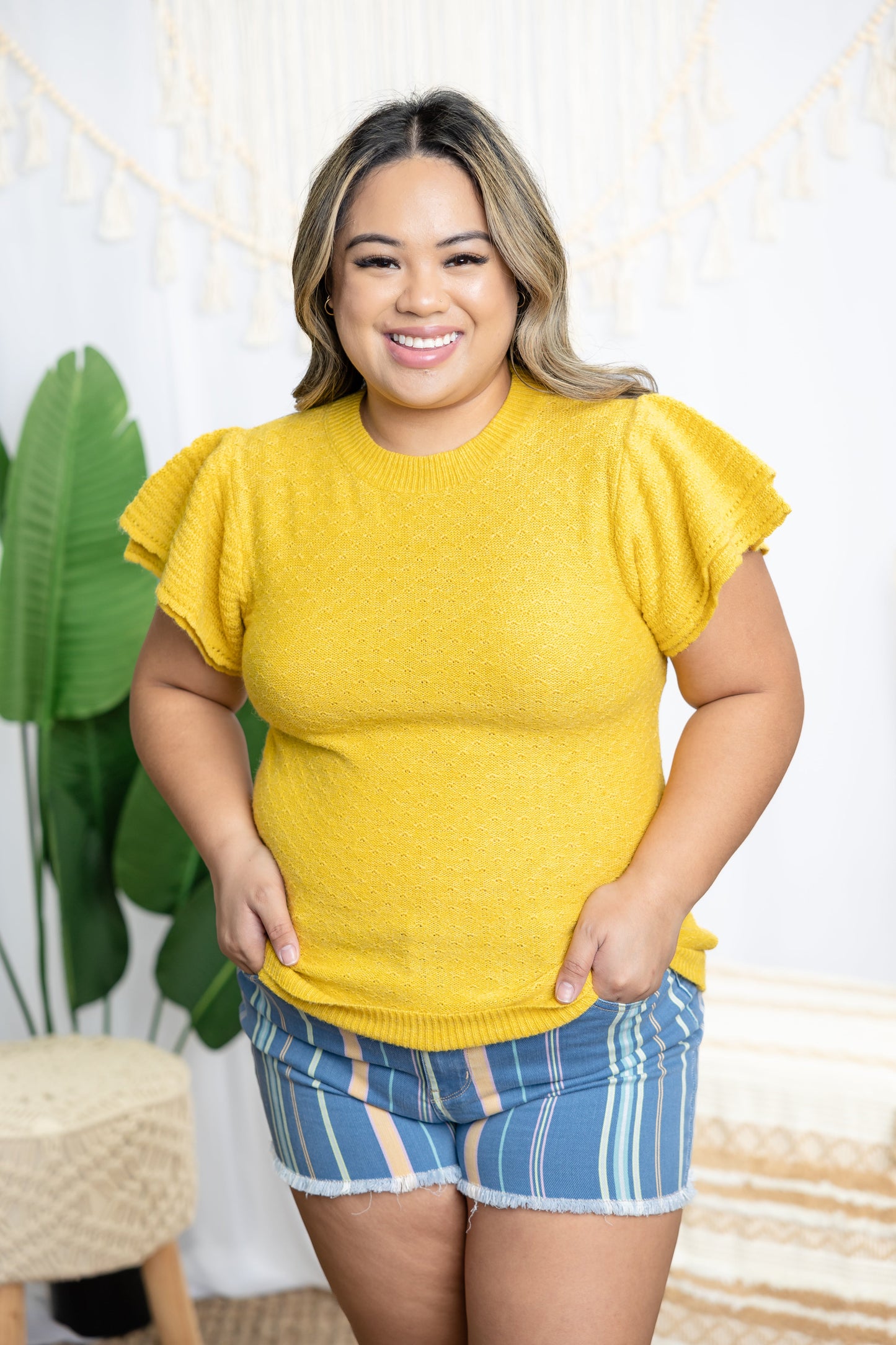 And The Why Queen Bee Ruffle Sleeve